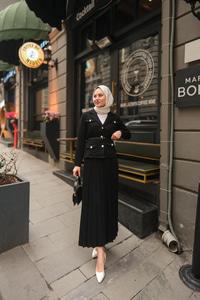 Gold Düğme Detaylı Etekli Takım Siyah