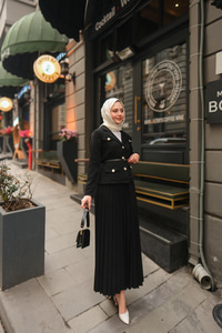 Gold Düğme Detaylı Etekli Takım Siyah