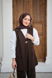 Gold Düğme Detaylı Yelekli Takım Kahverengi