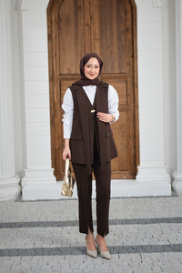 Gold Düğme Detaylı Yelekli Takım Kahverengi