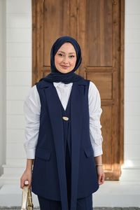 Gold Düğme Detaylı Yelekli Takım Lacivert