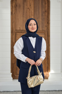 Gold Düğme Detaylı Yelekli Takım Lacivert