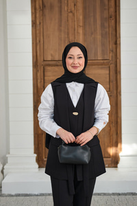 Gold Düğme Detaylı Yelekli Takım Siyah