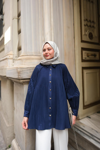 Gold Düğme Ve Piliseli Gömlek Lacivert