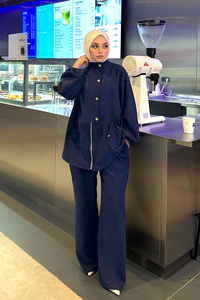 Gold Düğmeli Çift Cepli Fermuarlı Takım Lacivert