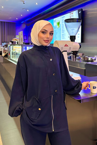 Gold Düğmeli Çift Cepli Fermuarlı Takım Lacivert