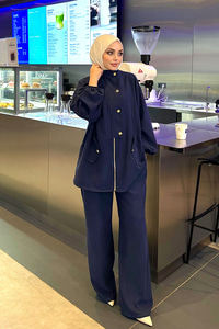 Gold Düğmeli Çift Cepli Fermuarlı Takım Lacivert