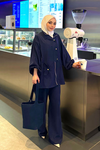 Gold Düğmeli Çift Cepli Fermuarlı Takım Lacivert