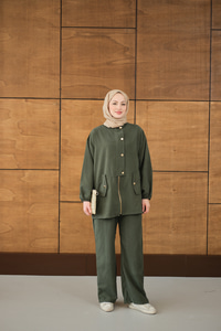 Gold Düğmeli Çift Cepli Fermuarlı Takım Yeşil