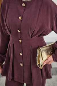 Gold Düğmeli Pileli Pantolonlu Takım Mürdüm