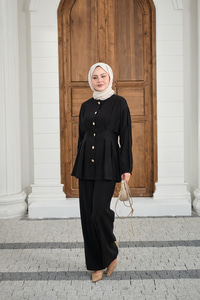 Gold Düğmeli Pileli Pantolonlu Takım Siyah