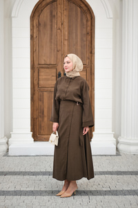 Gold Kemer Detay Gömlekli Takım Kahverengi