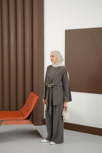 Gold Kemer Detay Takım Gri