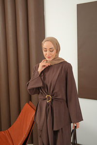 Gold Kemer Detay Takım Kahverengi