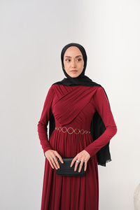 Gold Kemerli Pile Detay Elbise Bordo