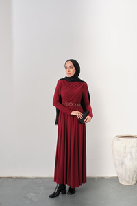 Gold Kemerli Pile Detay Elbise Bordo