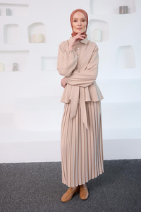 Gömleği Bağlama Detaylı Takım Krem