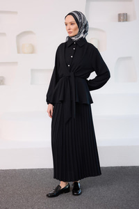 Gömleği Bağlama Detaylı Takım Siyah