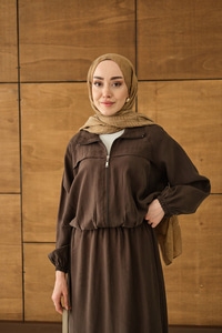 Gömlek Yaka Fermuarlı Etekli Takım Kahverengi