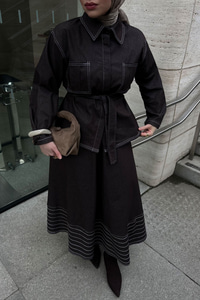 Gömlek Yaka Gizli Düğmeli Nakışlı Çift Cep Etekli Takım Kahverengi