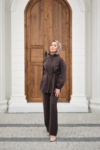 Gömlek Yaka Gizli Fermuarlı Bel Bağlamalı Pantolonlu Takım Kahverengi