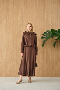 Gömlek Yaka Gümüş Düğme Detay Takım Kahverengi