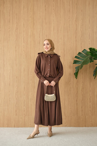 Gömlek Yaka Gümüş Düğme Detay Takım Kahverengi