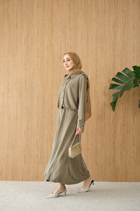 Gömlek Yaka Gümüş Düğme Detay Takım Yeşil