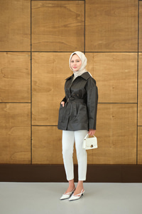 Gömlek Yaka Toka Düğme Detay Kemerli Astarlı Regular Gabardin Trenç Kahverengi