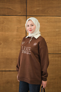 Gömlek Yaka Yazı Baskılı Sweat Kahverengi