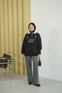 Gömlek Yaka Yazı Baskılı Sweat Siyah