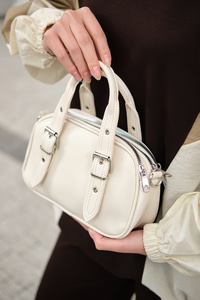 Göz Fermuarlı Saten Çanta Krem