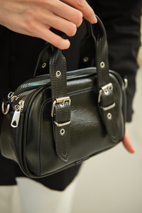 Göz Fermuarlı Saten Çanta Siyah