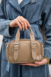 Göz Fermuarlı Saten Çanta Vizon