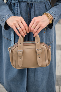 Göz Fermuarlı Saten Çanta Vizon