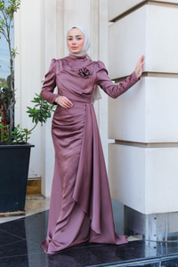 Gül Broş Detay Abiye Vişne Çürüğü