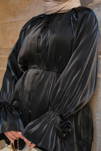 Gül Broş Detay Gömlek Siyah