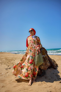 Gül Desenli Elbise Nar Çiçeği