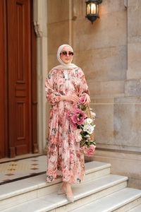 Gül Desenli Elbise Pudra