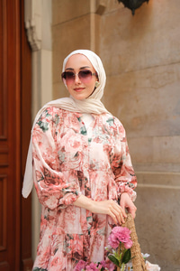 Gül Desenli Elbise Pudra