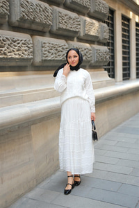 Güpür Detaylı Takım Beyaz