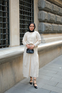 Güpür Detaylı Takım Krem