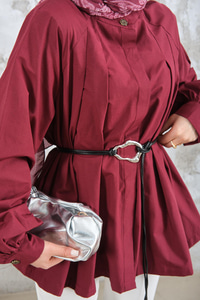 Hakim Yaka Pile Detay Çiçek Düğmeli Deri İp Kemerli Regular Poplin Gömlek Bordo