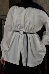 Hakim Yaka Pile Detay Çiçek Düğmeli Deri İp Kemerli Regular Poplin Gömlek Beyaz