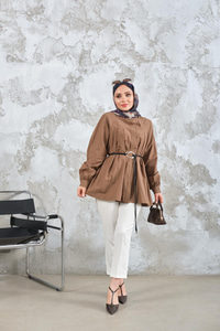 Hakim Yaka Pile Detay Çiçek Düğmeli Deri İp Kemerli Regular Poplin Gömlek Kahverengi