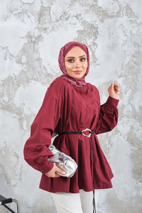 Hakim Yaka Pile Detay Çiçek Düğmeli Deri İp Kemerli Regular Poplin Gömlek Bordo