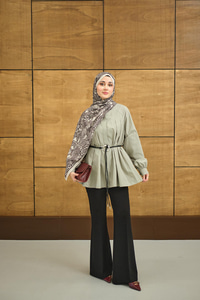 Hakim Yaka Pile Detay Çiçek Düğmeli Deri İp Kemerli Regular Poplin Gömlek Küf Yeşil