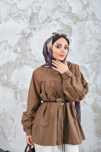 Hakim Yaka Pile Detay Çiçek Düğmeli Deri İp Kemerli Regular Poplin Gömlek Kahverengi