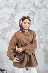 Hakim Yaka Pile Detay Çiçek Düğmeli Deri İp Kemerli Regular Poplin Gömlek Kahverengi