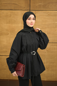 Hakim Yaka Pile Detay Çiçek Düğmeli Deri İp Kemerli Regular Poplin Gömlek Siyah